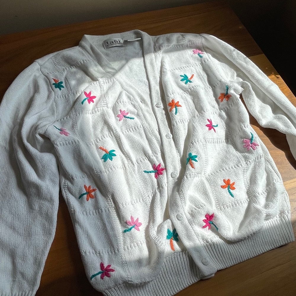 Vintage White Floral Cardigan